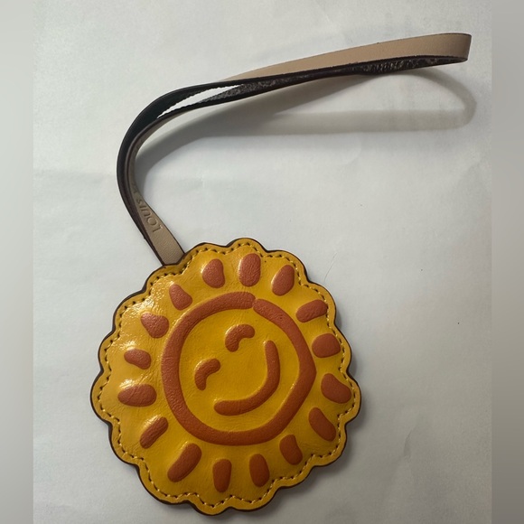 LV The Sun is Shining Bag Charm - Picture 2 of 4
